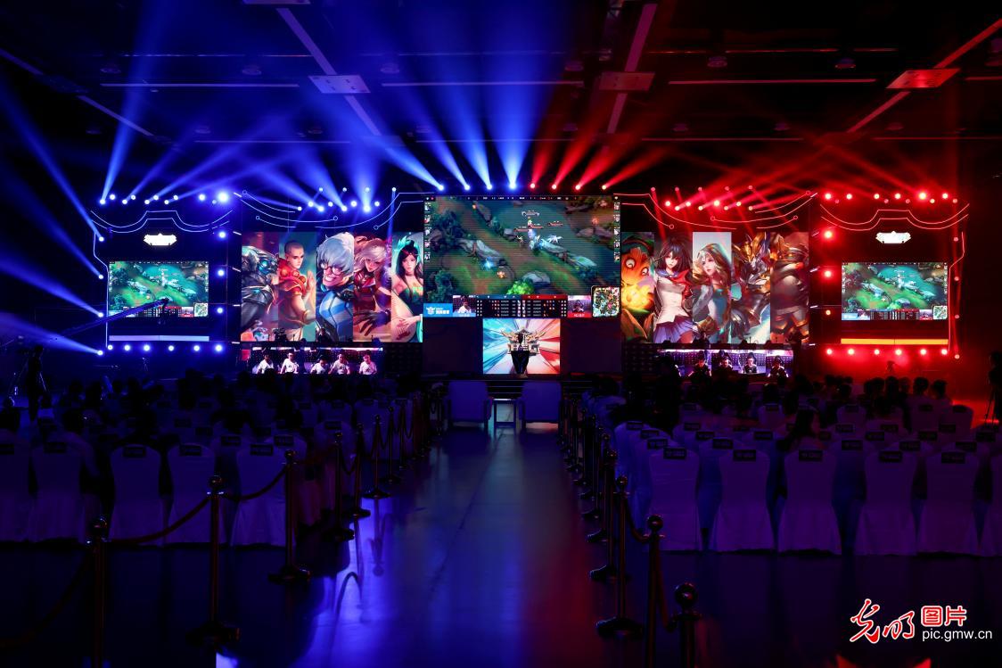 而在澳大利 而在澳大利