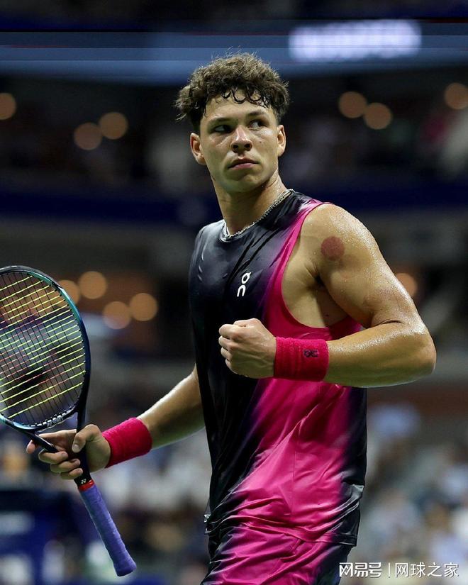 他在此前的 他在此前的